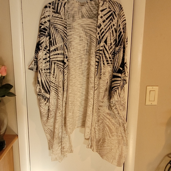 Blouse - Picture 2 of 2